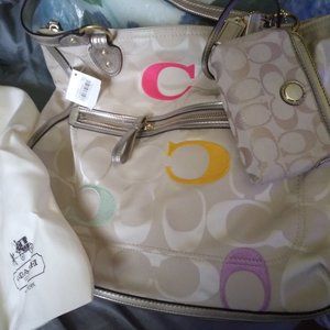 Coach vintage bag with wristlet
